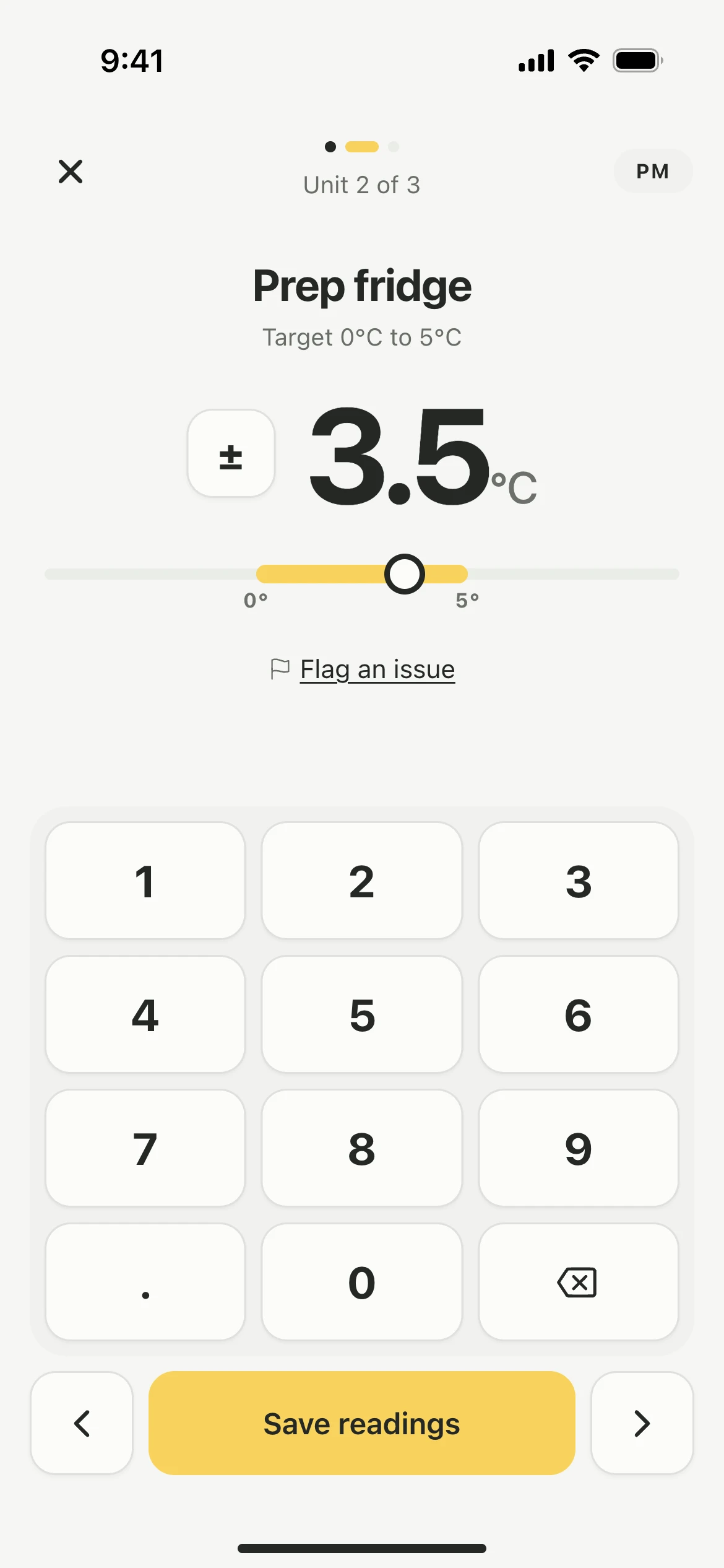 Recording a fridge temperature in Lemon: unit 2 of 3, Prep fridge, with a target of 0 to 5 degrees, a reading of 3.5 degrees, a numeric keypad and a Save readings button.